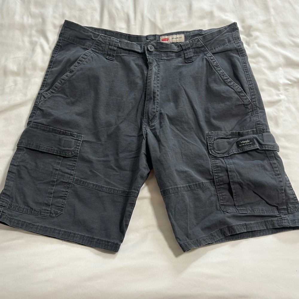 Wrangler Mens Relaxed Fit Cargo Shorts Dark Gray Ripstop Size 34 112314952